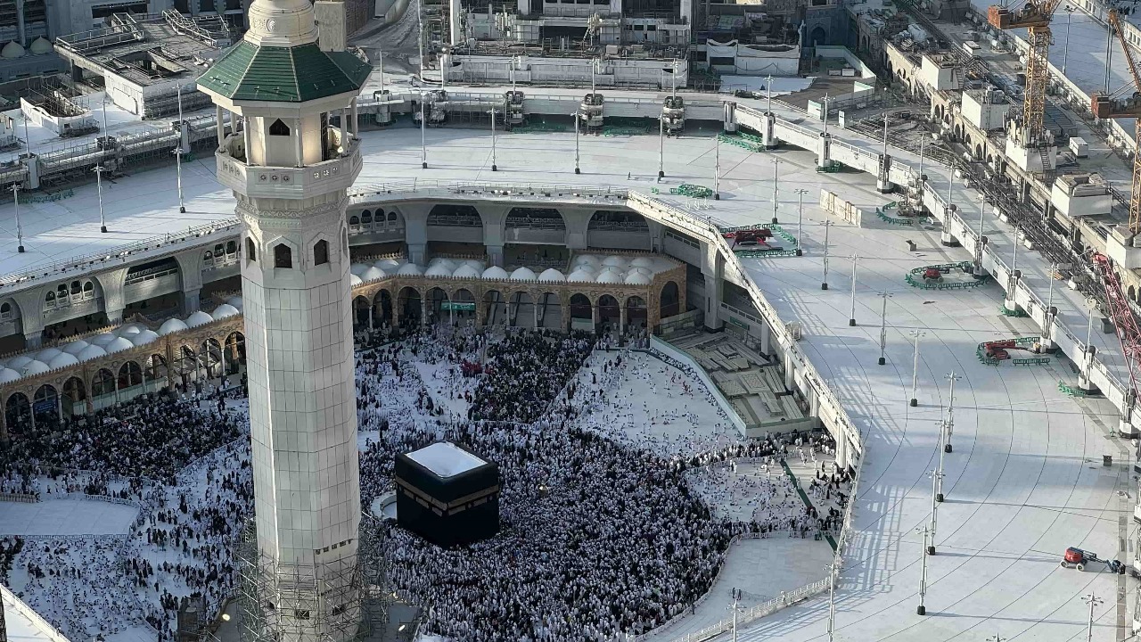 10 Nights 3 Star Women Only Umrah Package