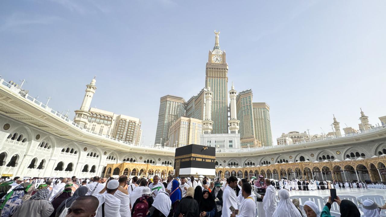14 Nights Luxury Umrah Package