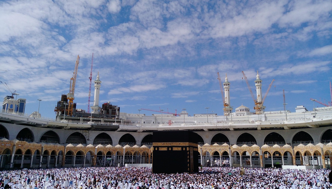 Travelshook’s Guide to about Masjid-e-Aisha: History and its Importance